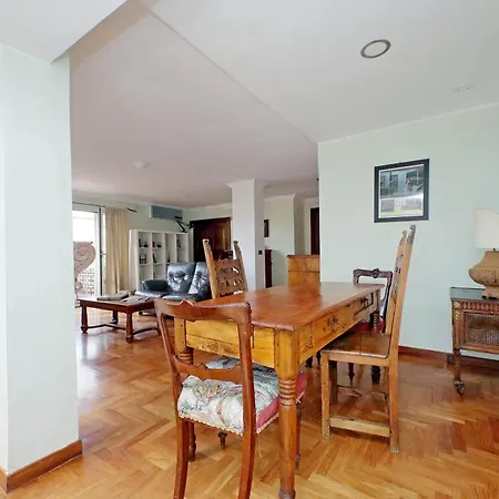 Anno Domini 120 Sqm, Large, Elegant, Near Center شقة